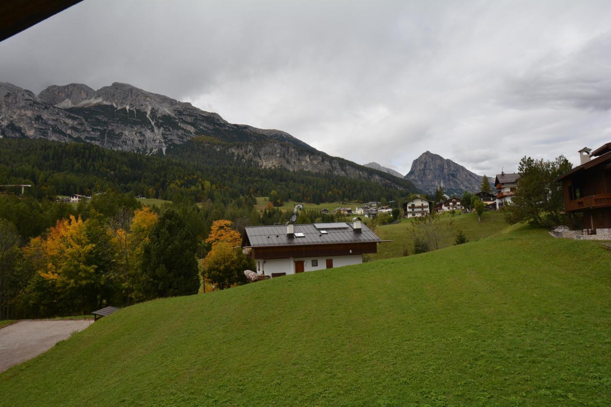 Attico Castello Apartment Cortina d'Ampezzo Exterior photo